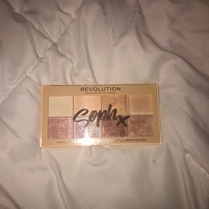 Soph x Revolution Highlighter Palette